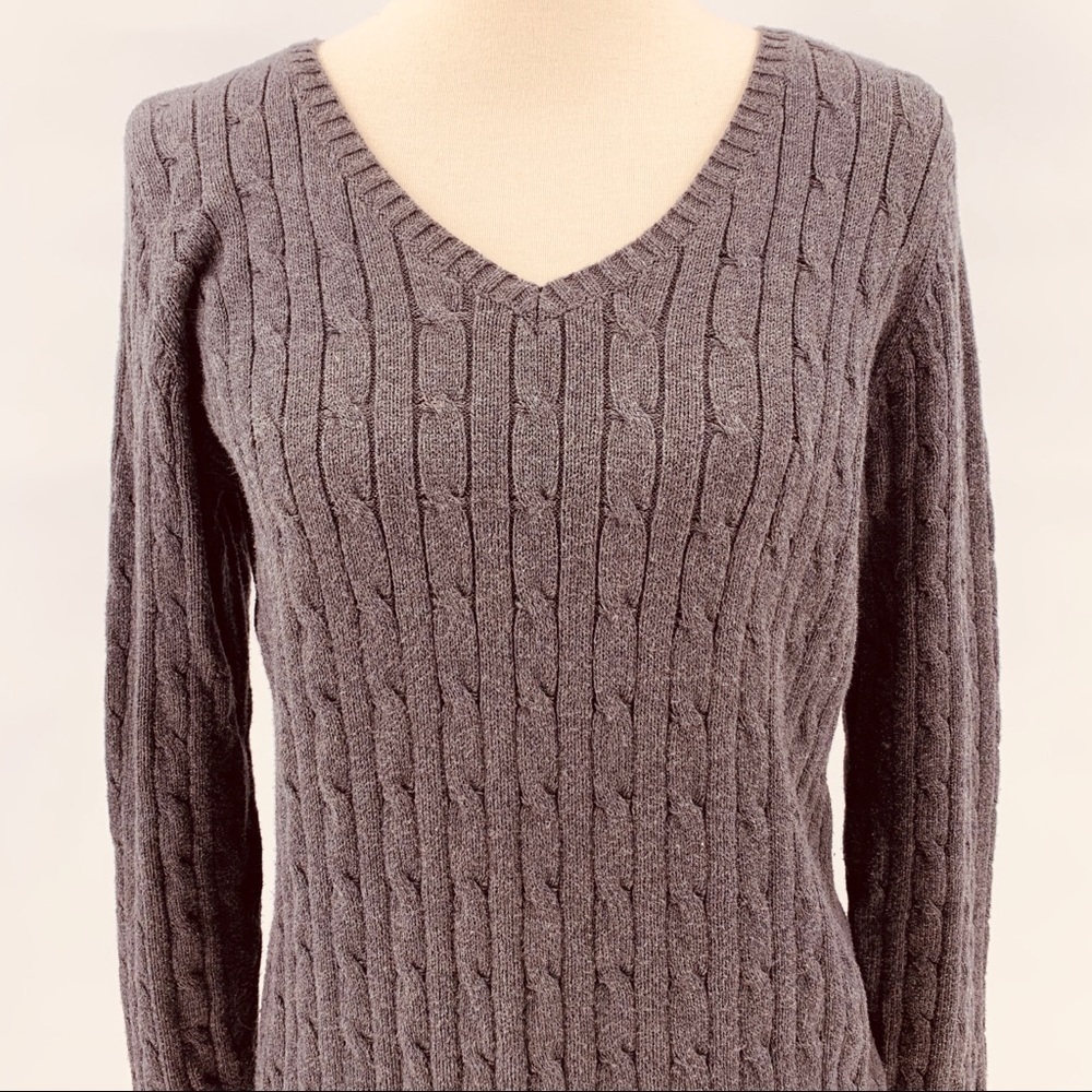 St. John’s Bay Gray Chunky Cable Knit V Neck Classic Sweater Women’s Small - Picture 2 of 8